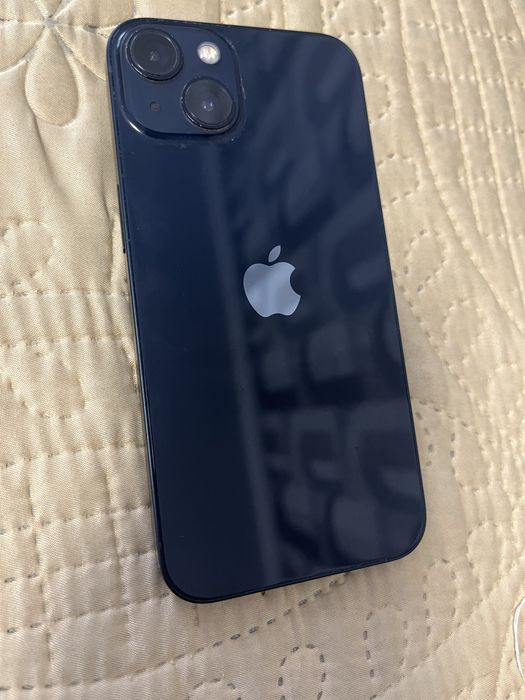 Продам iPhone 13