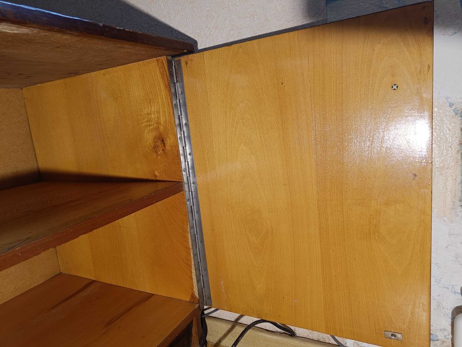 Продается тумба под телевизор