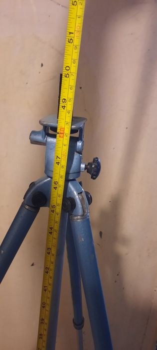 Продаётся штатив.