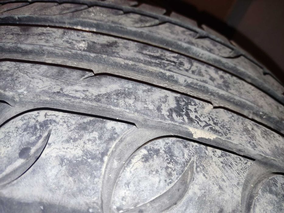 Продавам лятни гуми 17'