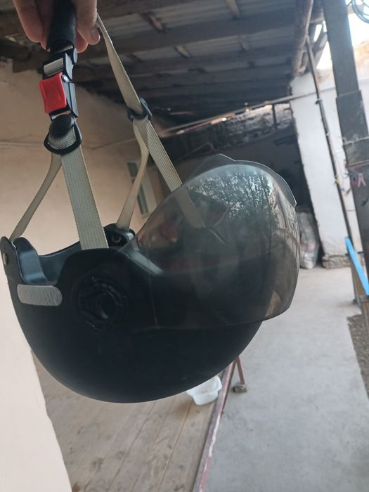 Skuterga shlem satladi