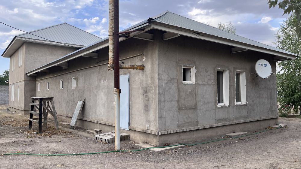 Продается дом с большим участком