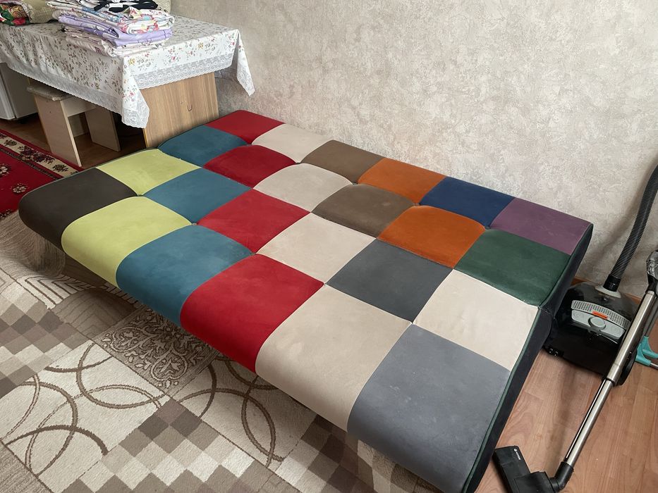 Диван ZETA качественный, металическая основа