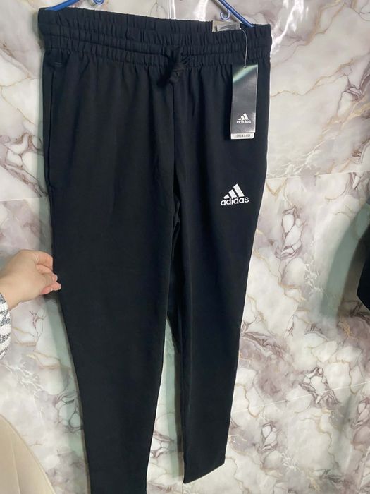 Pantaloni adidas negri
