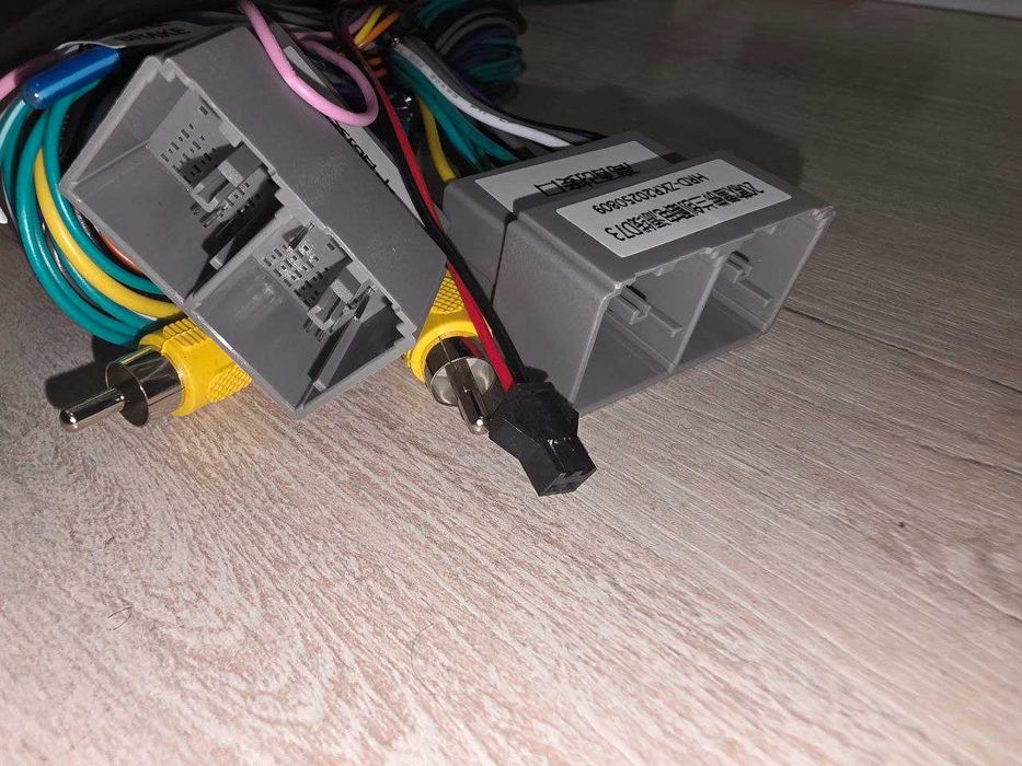 CAN блок с проводами для Android Монитора TEYES. (TRACKER 2 - ONIX)