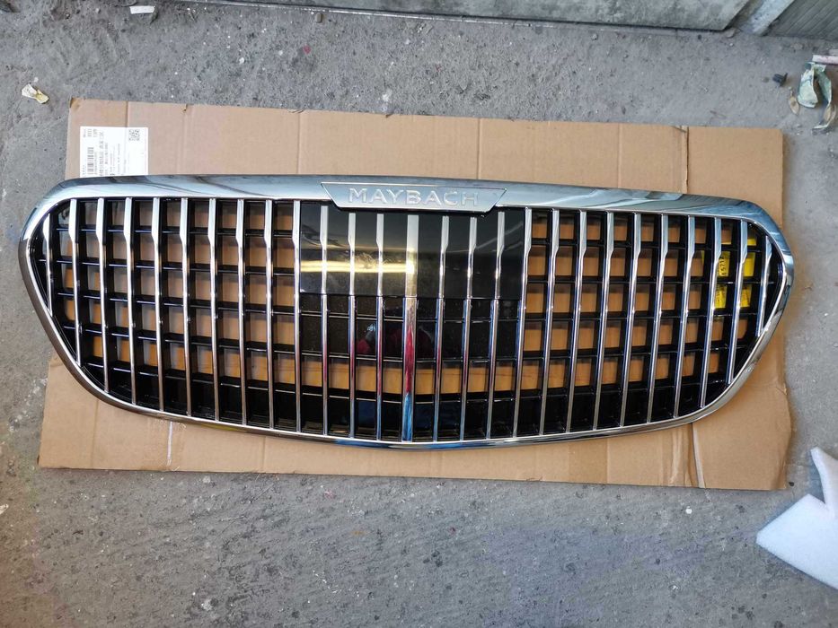 Предна решетка за Mercedes S-Class W223 MAYBACH без отвор за камера