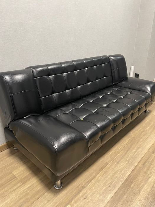 Продам диван кожаный