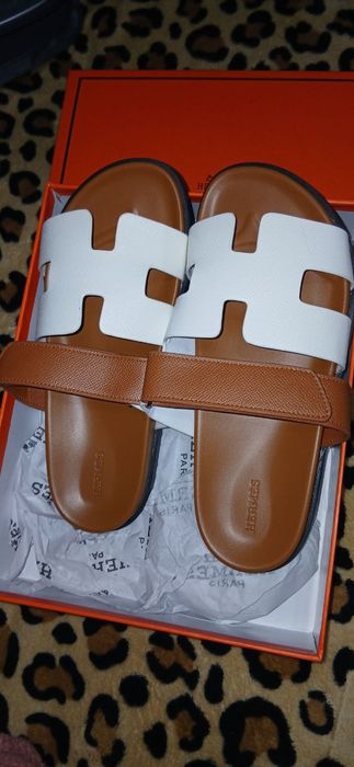 Hermes тапочка сотилади срочно!