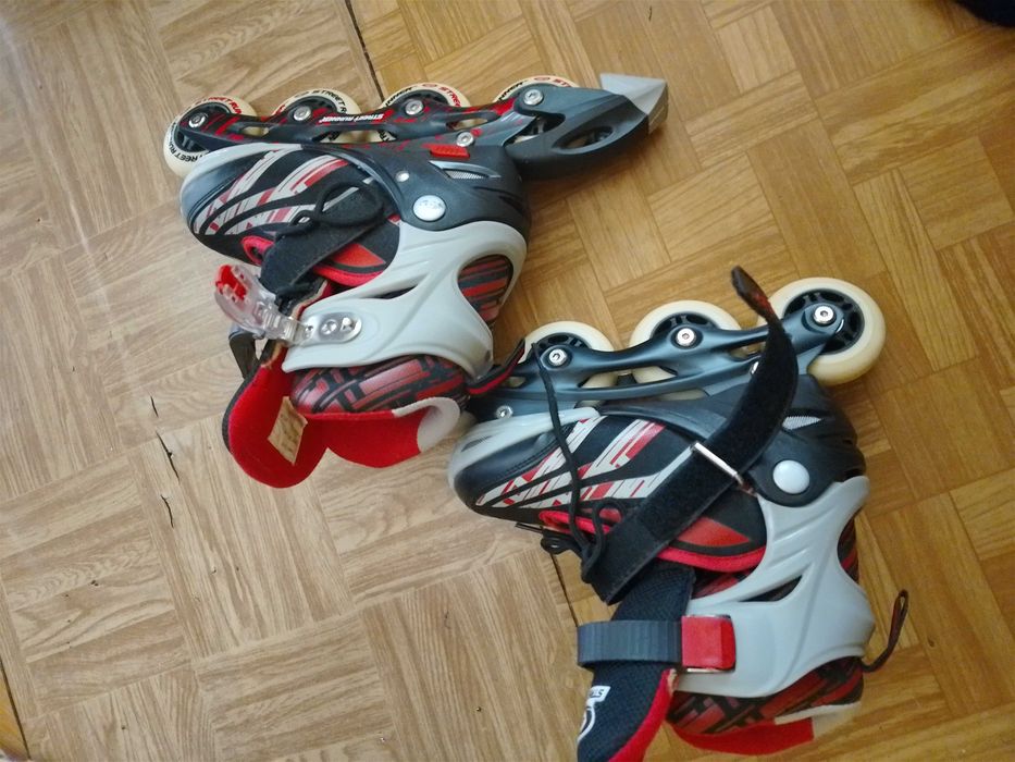 Продавам детски запазени ролери