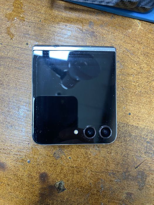 Samung Z flip 5 обмен на айфон