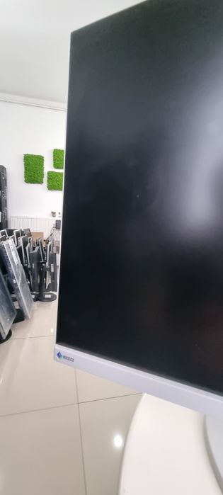 LED 24 profesional-IPS- Eizo EV 2456 made in Japan, LIKE NEW