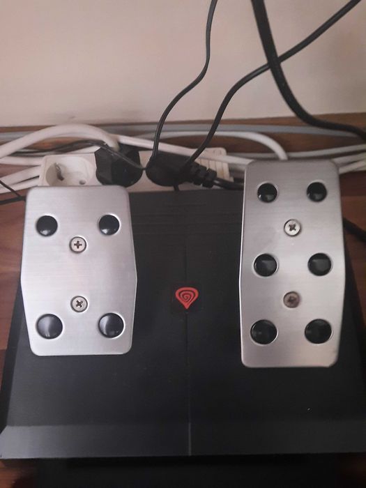 Продавам 900 градусов волан за игри Genesis Seaborg