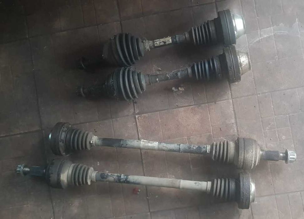 Dezmembrez VW Touareg 7L 30 Caseta directie Diferential ECU Capota usa