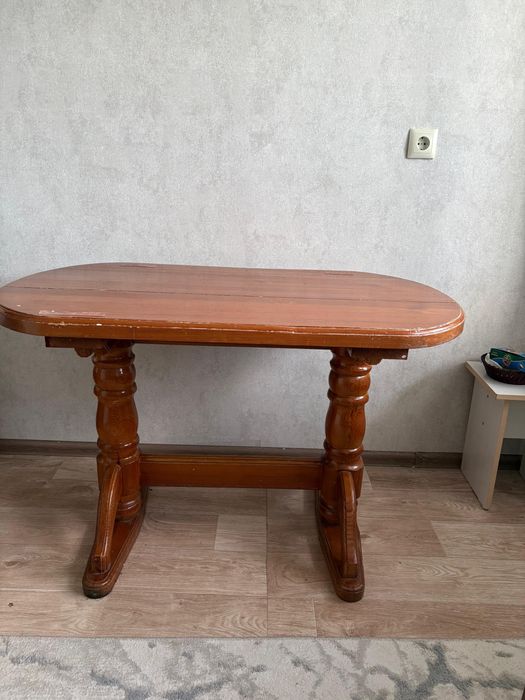 Продам стол небольшой