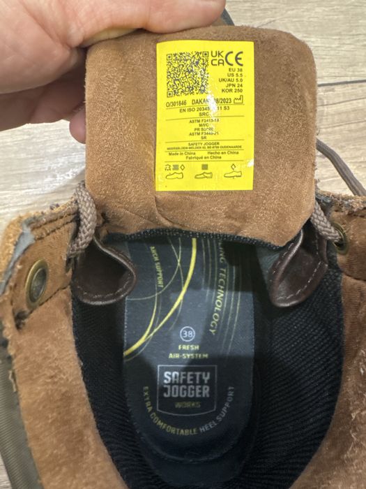 Продам спецобувь