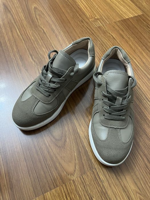 Продам кроссовки летние