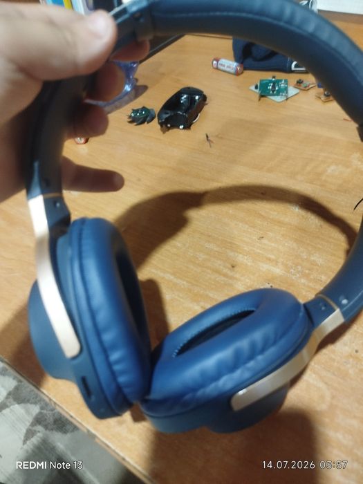 Продам наушники SONY