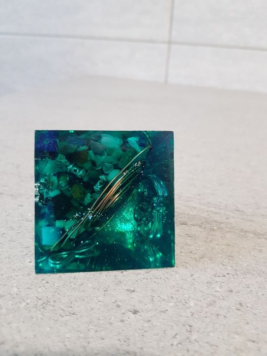 Piramida orgonica pt atragerea dragostei