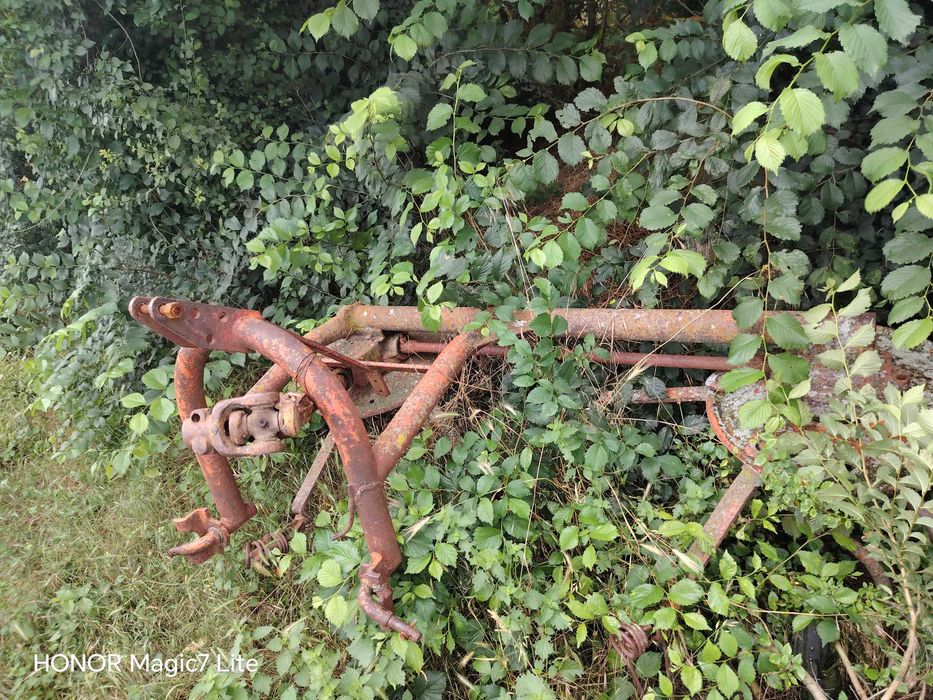 Vând piese John Deere