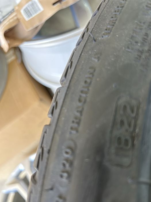 Гуми 215/45/17 Bridgistone Turanza T005 4 броя Нови