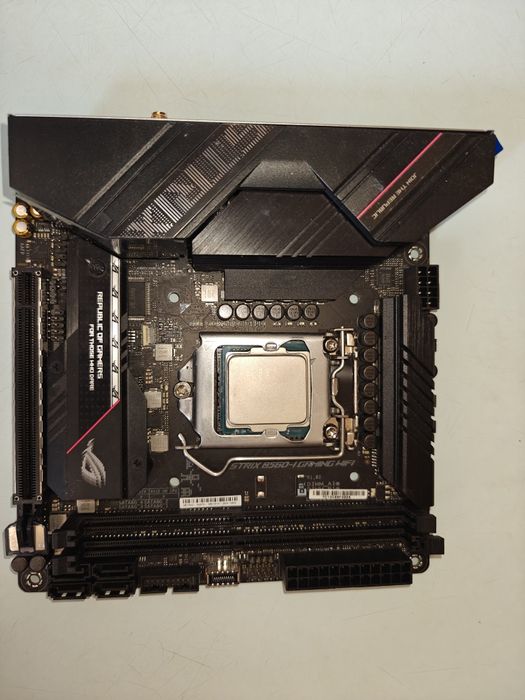 Нерабочая мат. Плата ROG STRIX B560-I + i511400F