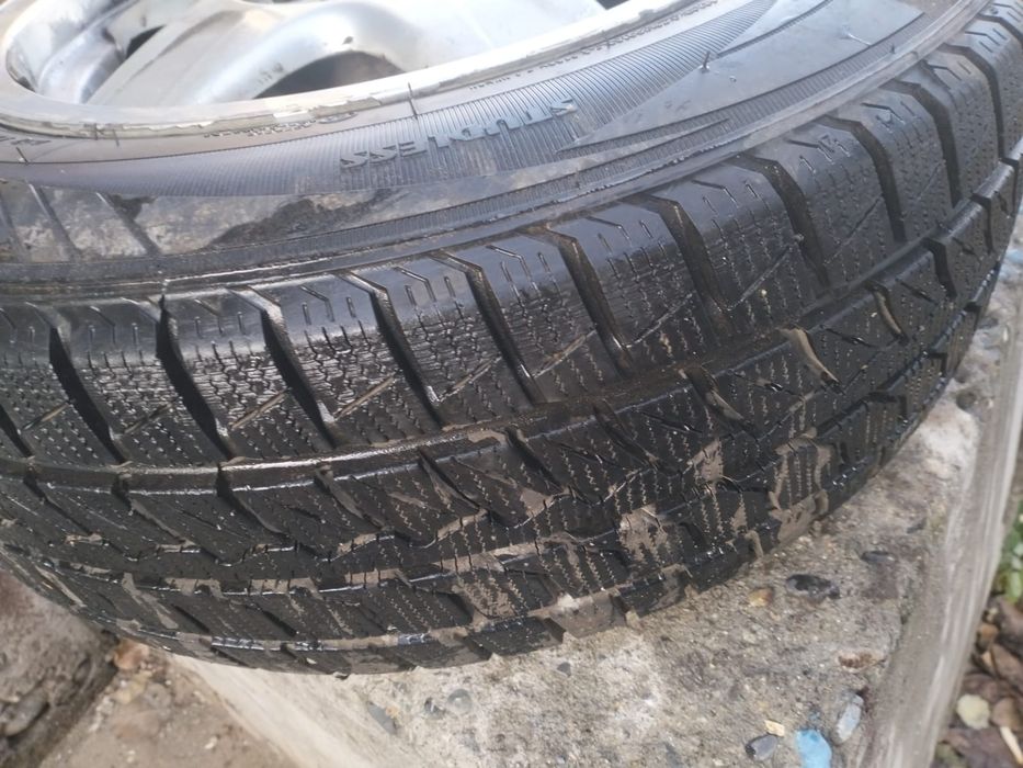 Продам шины зимние