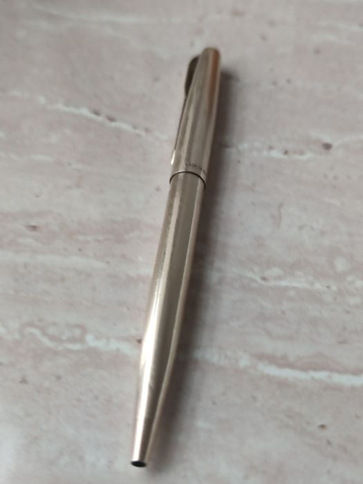 Pix Parker aurit made in England