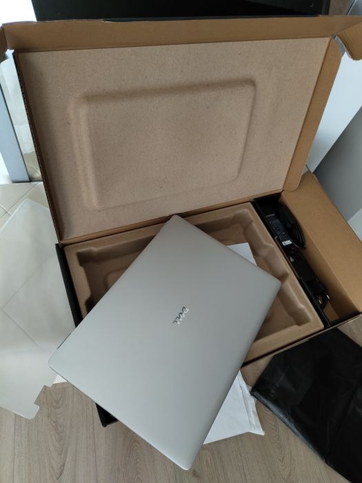 Nou! Dell Pro 16 Plus, 16" Fhd+, Ultra 7 255U, 32Gb sau 64Gb, 512SSD