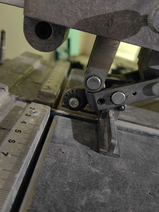 Продавам машина за рязане на плочки TopLine