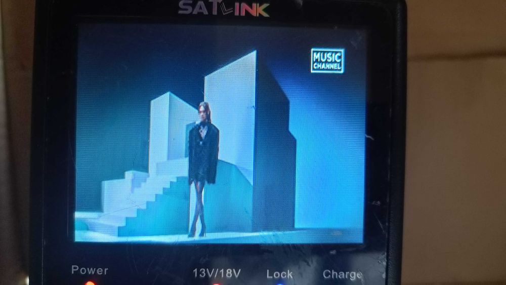 Antena satelit automata marca Teleco model Telesat.