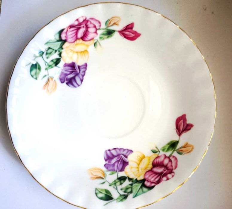 чинийки, Royal Albert