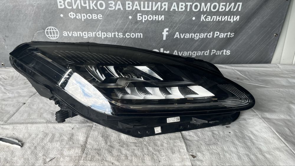 Десен фар Jaguar E-Pace X540