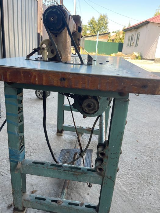 Продам швейную машинку