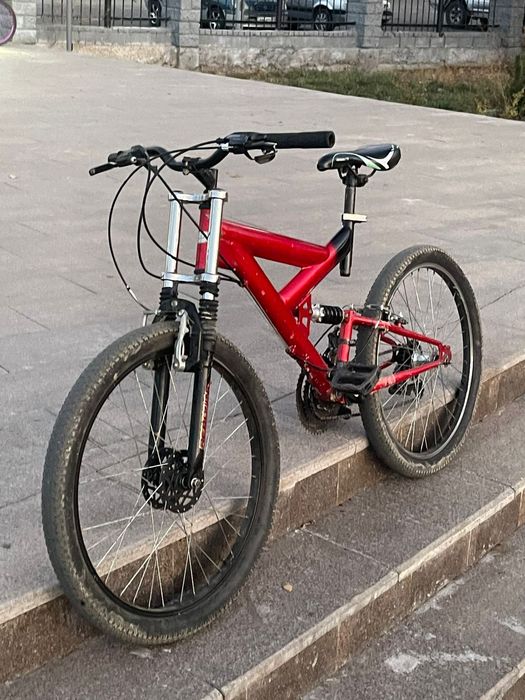 Продам двух подвес красный