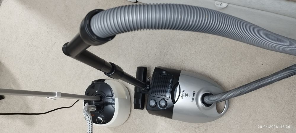 Продаю пылесос и отпариватель вместе