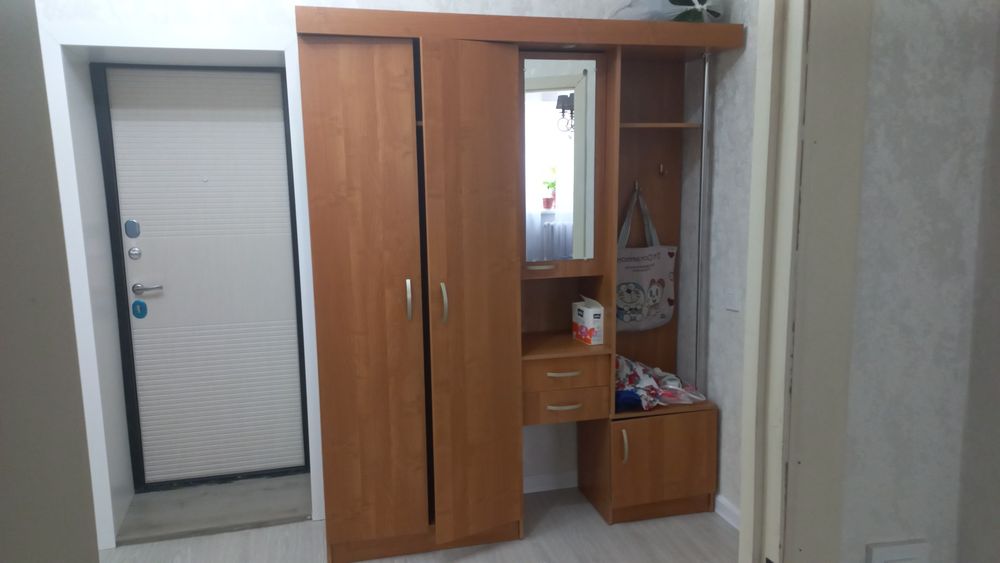 Шкаф для прихожей.