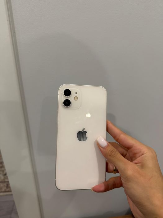 Продам айфон 12 в отличном состояний