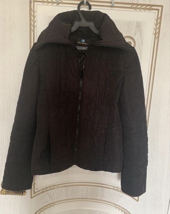 Куртки 42, 44 размеры.