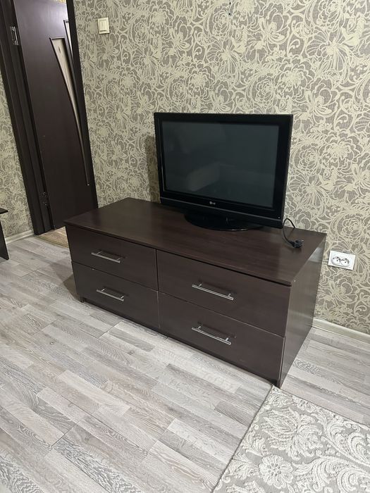 Продам комод в среднем состоянии