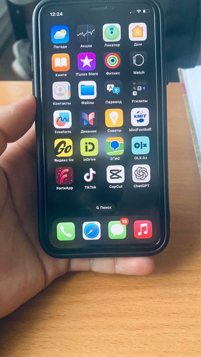 айфон xs Ios18 емкость 76%