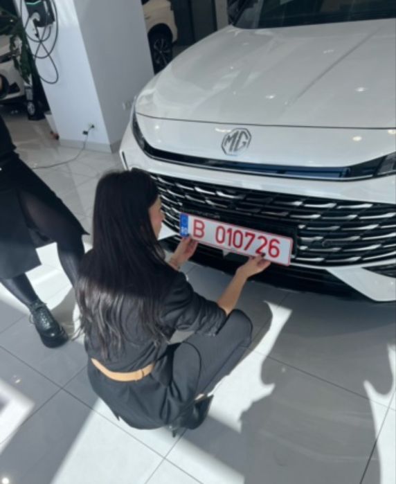 MG HS 2025 — imagine 4