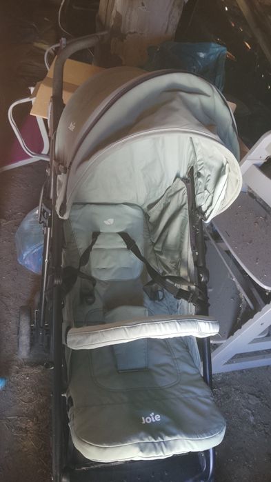 De vanzare carucior joie