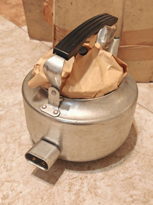 Чисто Нов Много Качествен Руски Соц СССР Електрически Чайник 1980те г