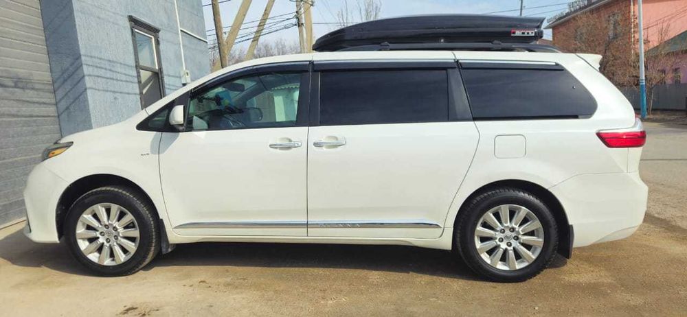 Продается Toyota sienna