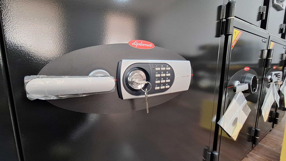 Большие Сейфы Seyf Diplomat . Серия 100. Высота 1 метр сейф