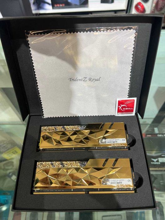 G.SKILL Trident Z Royal Elite Gold ARGB DDR4 32GB (16GB x2 4000Mhz)