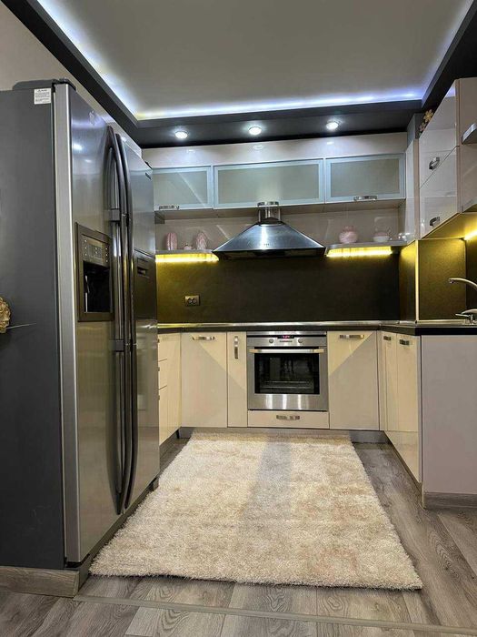 Дава се под наем Тристаен апартамент в София, Лозенец - 100 кв.м за 1000 € - Снимка #3