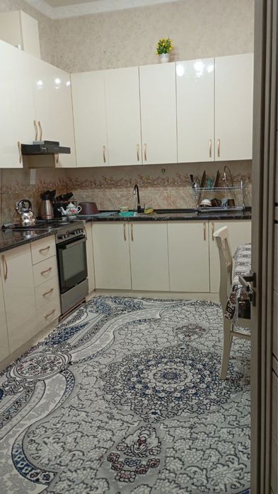 Sergeli, O'zgarishda 5 xonali hovli srochno sotiladi! Ipoteka bor.