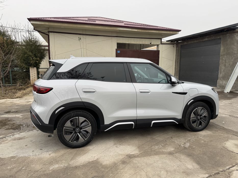 BYD YUAN UP full позиция