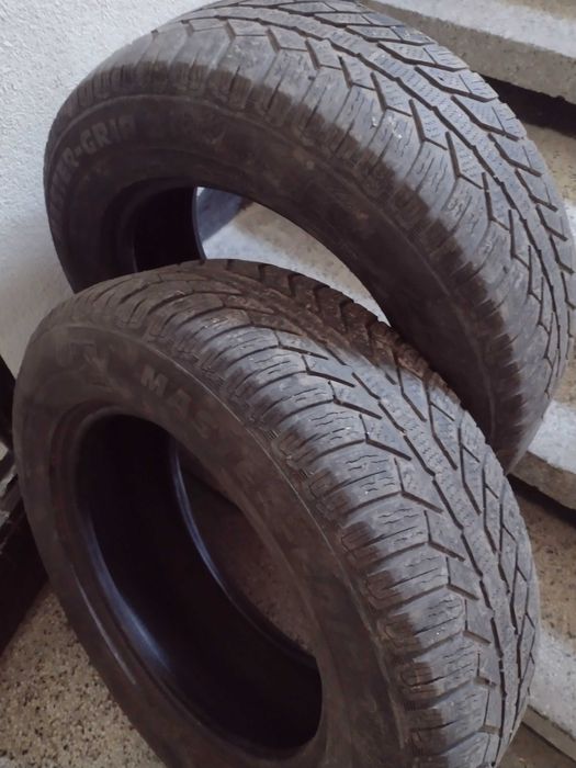 Гуми джип suv 215 65 r16 semperit master grip 2 зимни 2бр. Джипови